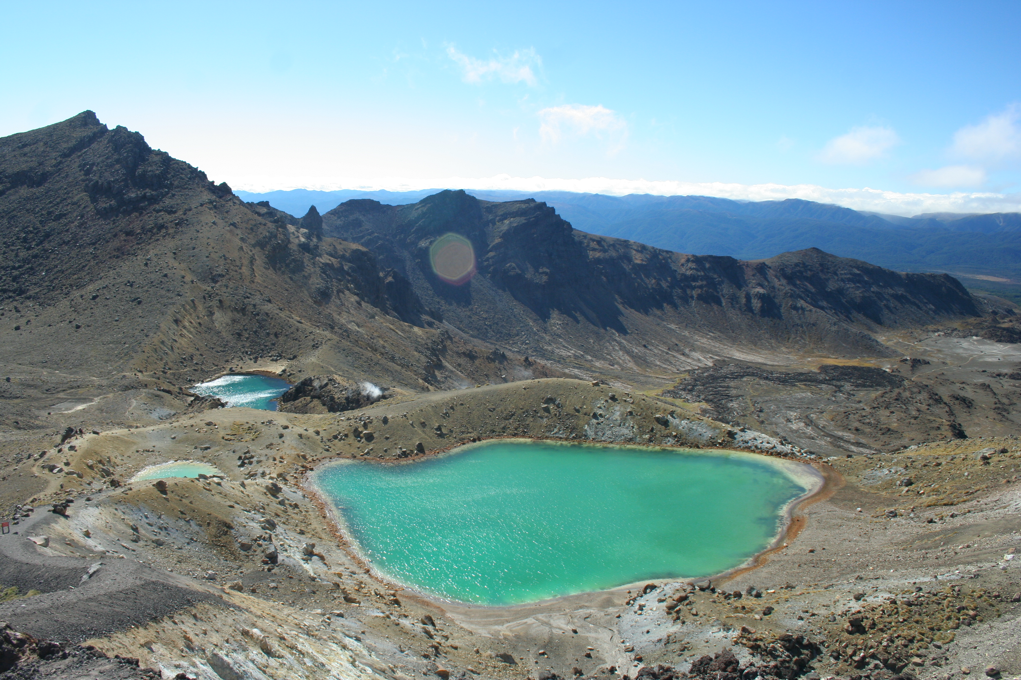 Tongariro crossing - Emerals Lakes