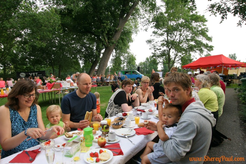 wat te doen met kinderen in Friesland: Harlinger Parkontbijt Harlinger Parkontbijt